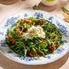 Салат с руколой, томатами и страчателлой в Сули Гули по цене 740