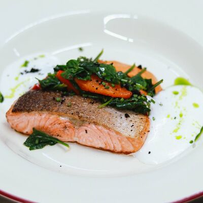 Лосось с ромеско и пеной Морне в Пинки Бандински по цене 45 р.