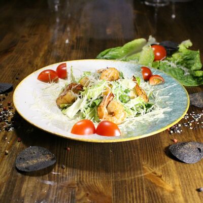 Цезарь с креветками в Vagr по цене 520 ₽