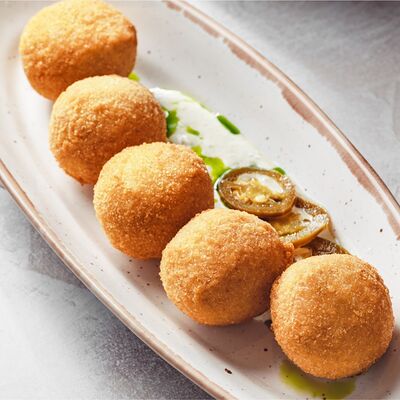 Сырные шарики с халапеньо в BEERMAN&Schlitz по цене 530 ₽