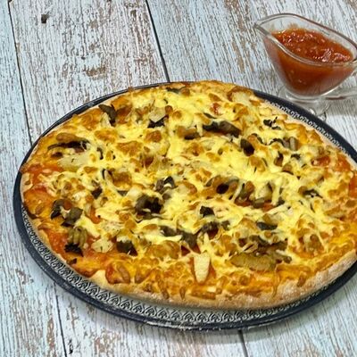 Пицца Курица-грибы в Вятский чебурек по цене 550 ₽