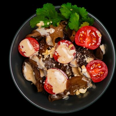 Грибы муэр с кешью и ореховым чили соусом в Ramenshop по цене 250 ₽