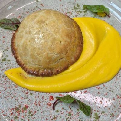 Тёплый тыквенный пирог с дальневосточным кижучем в Мясо & Рыба по цене 490