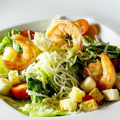 Цезарь с креветками в Temple pizza по цене 549 ₽