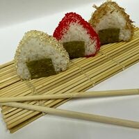Сет Онигири в Love Rolls