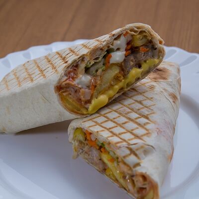 Шаурма Фирменная с курицей в Просто вкусно по цене 525 ₽