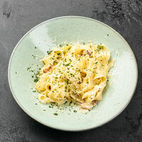 Паста Карбонара в Tre/Quarti
