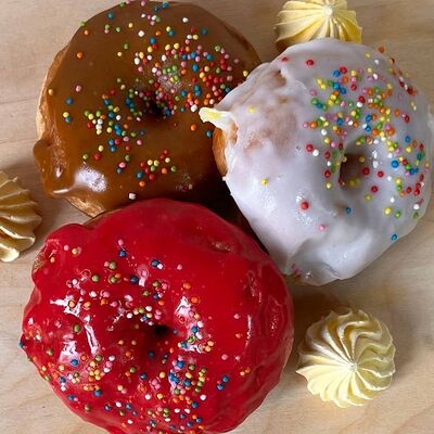 Пончик с глазурью в Bakery по цене 77 ₽