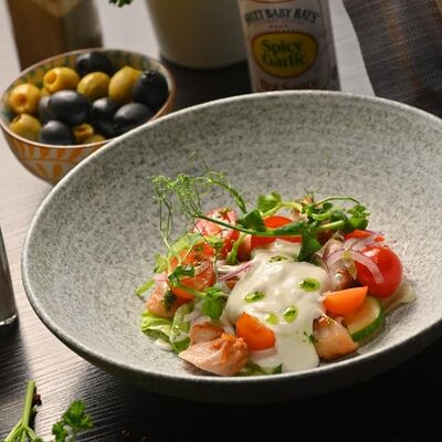 Салат с жареным цыпленком в Кантанелло по цене 585 ₽