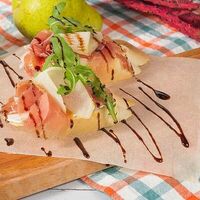 Брускетта с Пармской ветчиной и грушей в Луиджи & Тосё