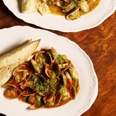 Вонголе в соусе томатный пестов Луи по цене 1000 ₽