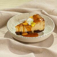 Чизкейк Брауни с карамельюв Ботаника