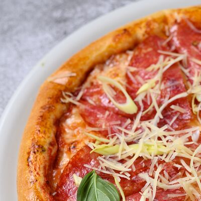 Пицца Флорентийская в Si M patio по цене 970 ₽