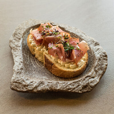 Брускетта с пармой в Венеция по цене 640 ₽