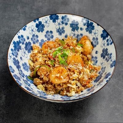 Жареный рис с яйцом и креветкойв Gourmetto по цене 740 ₽