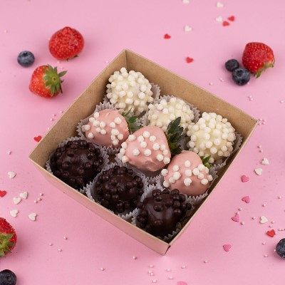 Клубника в бельгийском шоколаде Ассорти 9шт в Пышно Расцвели по цене 1500 ₽