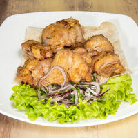 Шашлык из куриных бедер в Мимино