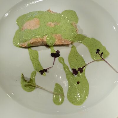 Припущенная горбуша с соусом Шпинат в Трактир Распутинский по цене 250 ₽