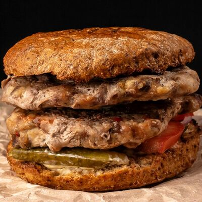 Бургер Двойной котлета гриль в GRILL & SUSHIMASTER - ГРИЛЬ и СУШИ МАСТЕР по цене 199