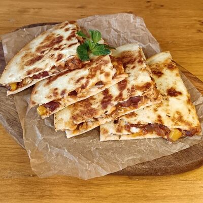 Кесадилья в Пул Паб по цене 525 ₽