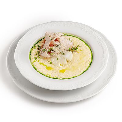 Пшеничная каша с индейкой и пармезаном в Магадан по цене 590 ₽