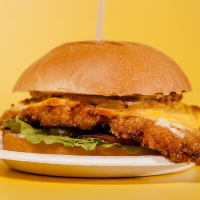 Чизбургер с куриной котлеткой в ГУГОЛ_BOOM по цене 430 ₽