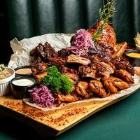 Большой мясной сет в Clever Irish Pub