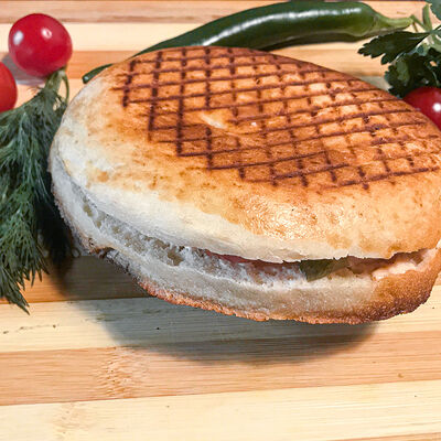 Шаурма в пите в Хинкальная Легенда по цене 550 ₽