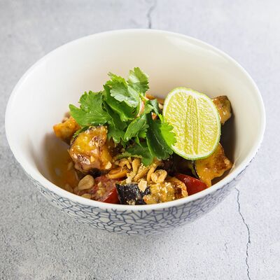 Салат из жареных баклажанов New в Эбби Noodles & Sushi Bar по цене 390
