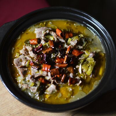 Тушеная говядина в кисло-остром бульоне в Go-Boo по цене 959 ₽