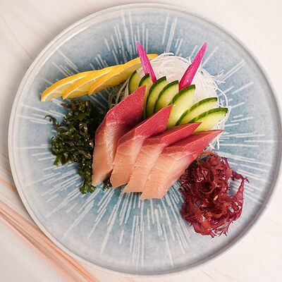 Сашими с Лакедрой желтохвостой в Tao Sushi Lab по цене 1300 ₽