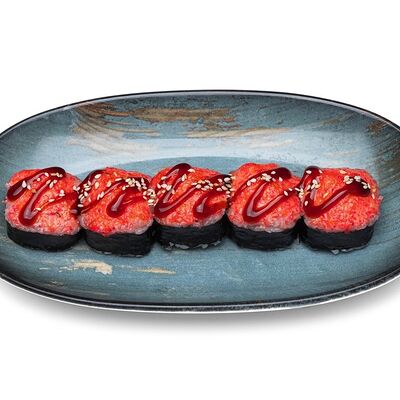 Чиз ролл с пряным лососем в Мега ролл по цене 549 ₽