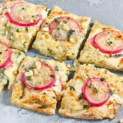 Пицца с винной грушей и горгонзолой в Гастробар DOM по цене 790