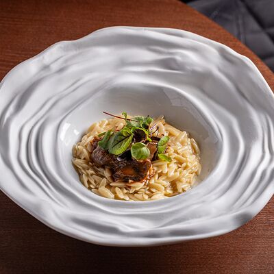 Орзо с говяжьими щечками в Nautilus по цене 1024 ₽