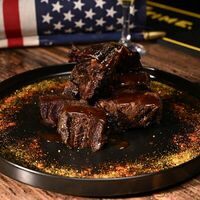Говяжьи мясные кубики из смокера S в American BBQ