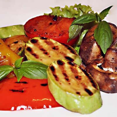 Овощи по-европейски в Суши пицца бургер по цене 347 ₽