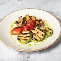 Овощи гриль в Перчини на огне