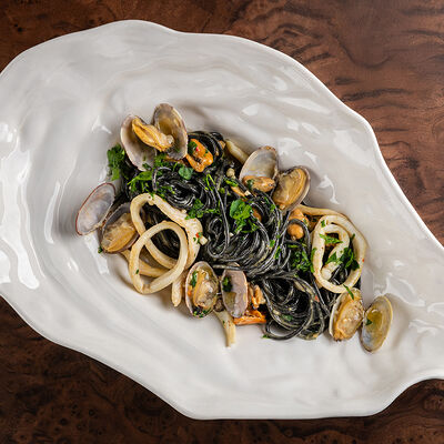 Черная паста с морепродуктами в Чочо по цене 1100 ₽