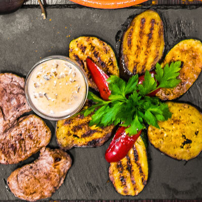 Медальоны из свинины Барзи в Lounge-Café Marrakech по цене 420 ₽