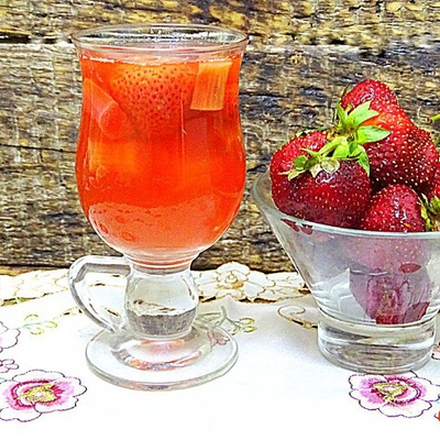 Земляничный морс маленький в Трдельник по цене 200 ₽