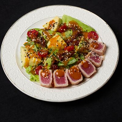 Салат с тунцом в Duran по цене 840 ₽