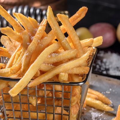 Картофель фри средний в БургерКорт & Sowa по цене 290 ₽