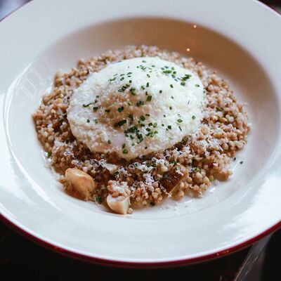 Зеленая греча с муссом из пармезанав Пинки Бандински по цене 16 р.