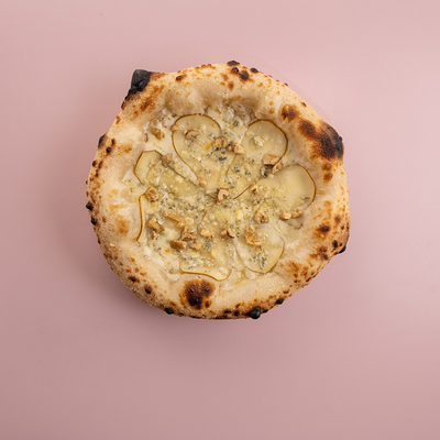 Пицца с грушей и дорблю в Rollwell по цене 700 ₽