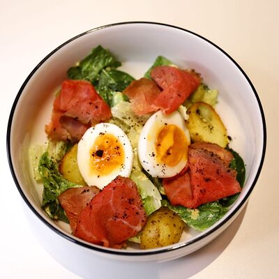 Д Салат с ростбифом в Вольсов по цене 620 ₽