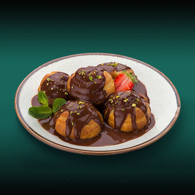 Профитроли с кремом манго и шоколадным соусом в Пицца Пи по цене 349