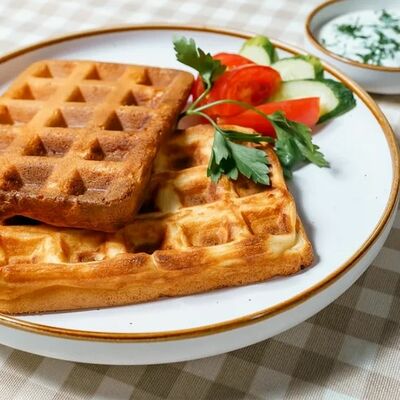 Вафли с ветчиной и сыром в Da Vinci Coffee по цене 1600 ₸