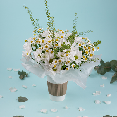 Букет цветов Ромашковое поле в стаканчике в Пышно Расцвели по цене 1900 ₽