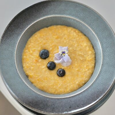 Пшенная каша с тыквой и ягодами в Bucho по цене 180 ₽