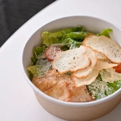 Цезарь с курицей в Библиотека по цене 350 ₽